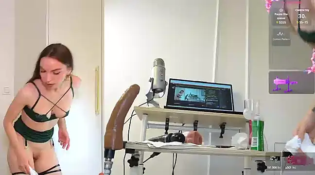 Snapshot of Miss69Ri99 chatting on 02-11-25, 09:46 Miss69Ri99 online show from 02-11-25, 09:46