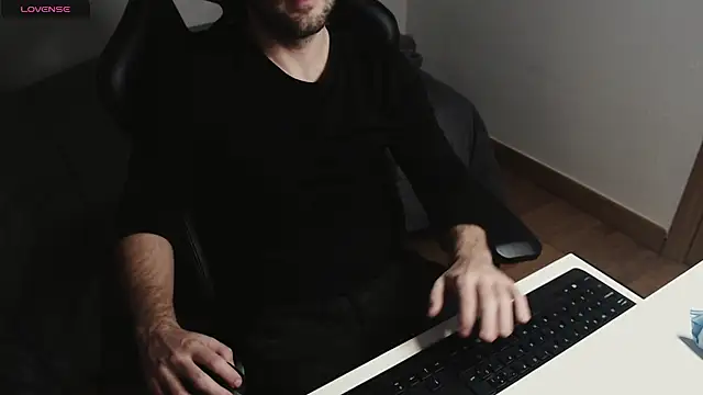 Snapshot of cutehairymacho chatting on 03-03-25, 01:21 cutehairymacho online show from 03-03-25, 01:21