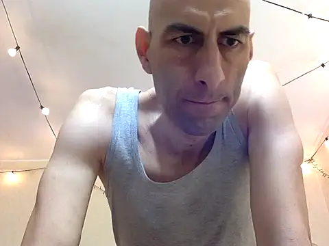 Snapshot of HandsomeAlfie chatting on 09-27-25, 08:19 HandsomeAlfie online show from 09-27-25, 08:19