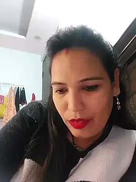 Poojabhabi101 online show from 12-31-24, 06:59