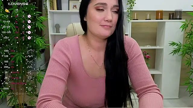 Snapshot of SelineSole chatting on 12-09-24, 11:34 SelineSole online show from 12-09-24, 11:34