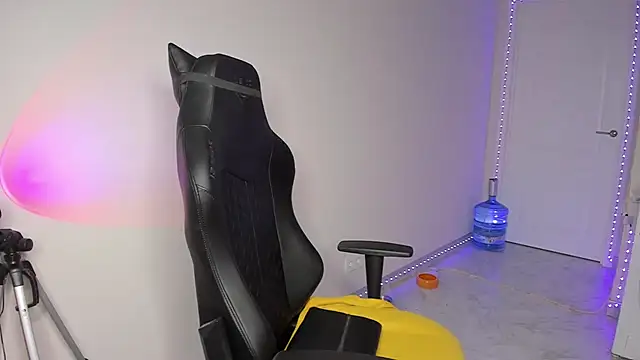 Vincent Strong online show from 01-03-25, 01:14