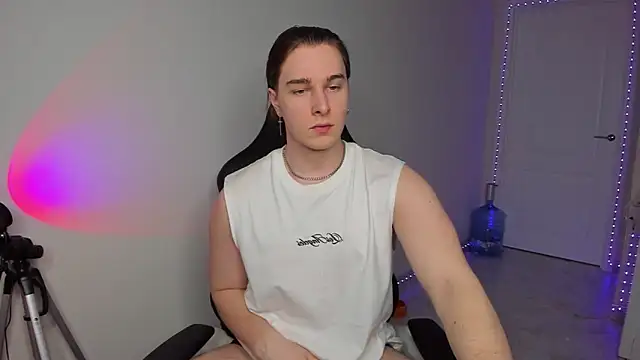 Vincent Strong online show from 01-26-25, 02:30