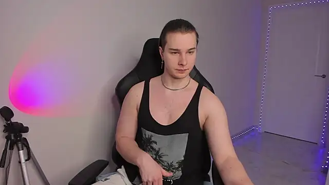 Vincent Strong online show from 02-10-25, 07:47