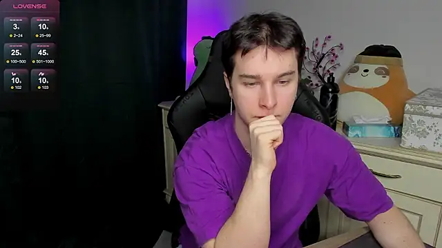 Snapshot of Vincent_Strong chatting on 01-17-26, 08:30 Vincent Strong online show from 01-17-26, 08:30