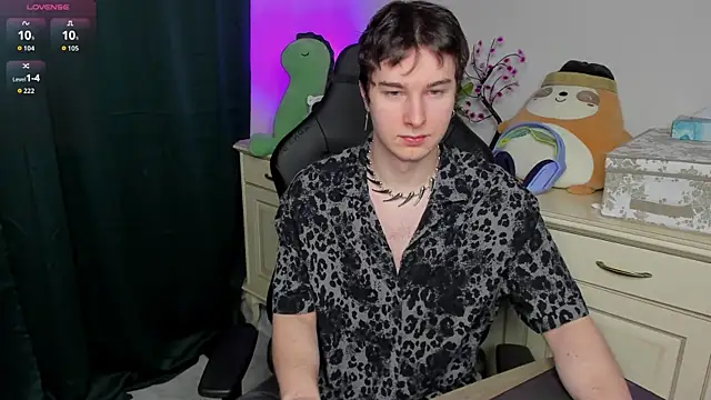 Snapshot of Vincent_Strong chatting on 02-11-26, 07:35 Vincent Strong online show from 02-11-26, 07:35