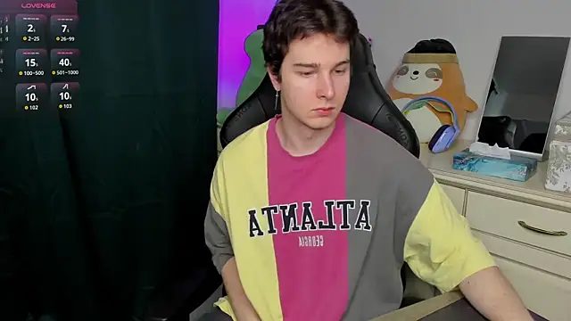 Snapshot of Vincent_Strong chatting on 02-13-26, 08:10 Vincent Strong online show from 02-13-26, 08:10