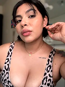 GigiiStone online show from 09-19-25, 06:08