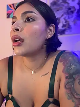 GigiiStone online show from 10-02-25, 03:41