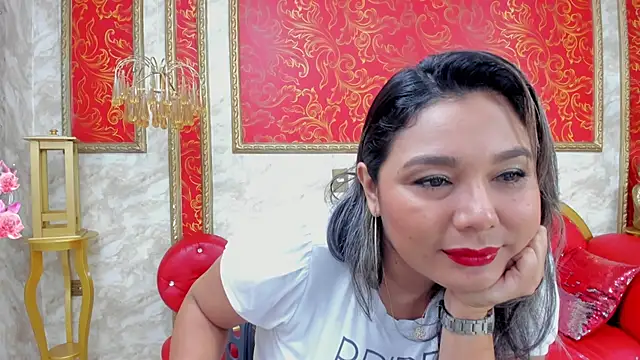 Snapshot of Myhottie_Milf chatting on 12-28-24, 01:38 Myhottie Milf online show from 12-28-24, 01:38