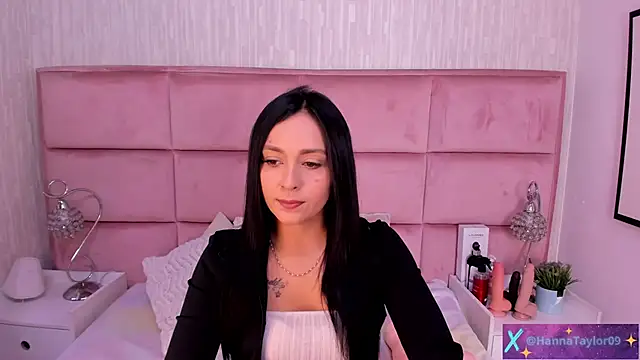 Snapshot of HannaTaylor chatting on 02-13-26, 03:13 HannaTaylor online show from 02-13-26, 03:13