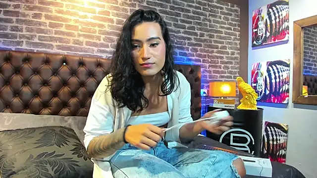 Taly Fox online show from 12-31-24, 04:16