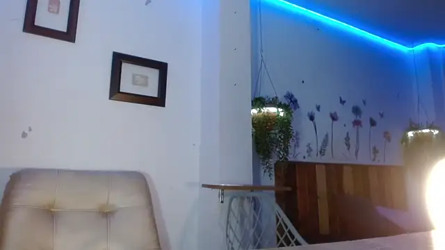 DaMikaela  online show from 02-04-26, 06:36