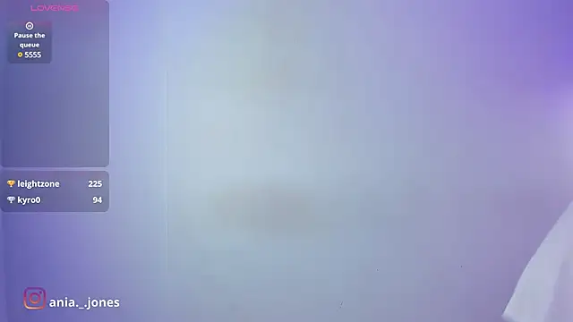 Snapshot of Ania_jones chatting on 12-23-24, 11:06 Ania jones online show from 12-23-24, 11:06