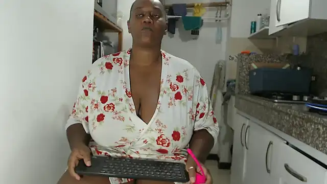 LiraRusso online show from 10-20-25, 10:32