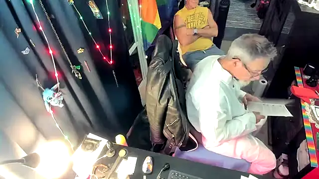 Snapshot of Daddysthick chatting on 10-07-25, 01:14 Daddysthick online show from 10-07-25, 01:14