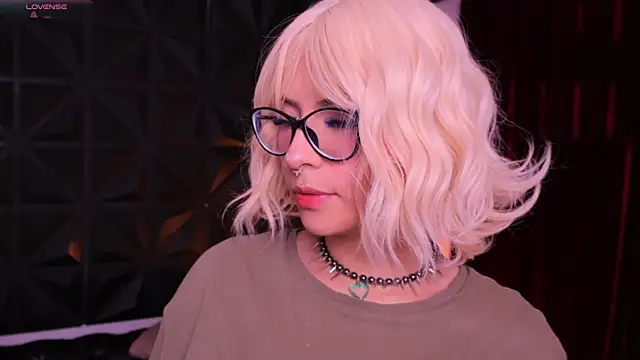 Misselektra   online show from 03-19-25, 03:41