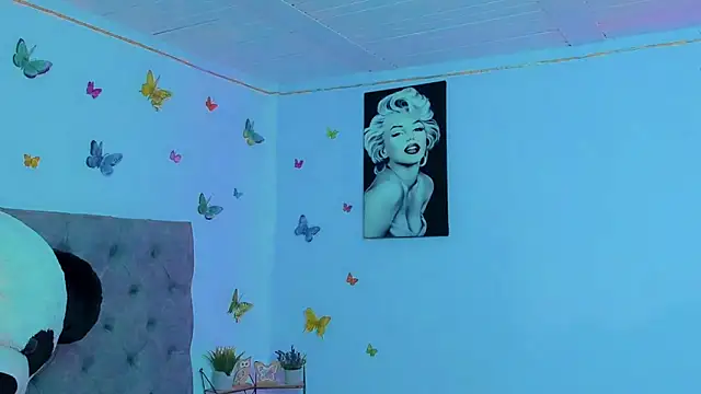 Snapshot of mabellfox chatting on 12-11-24, 01:26 mabellfox online show from 12-11-24, 01:26