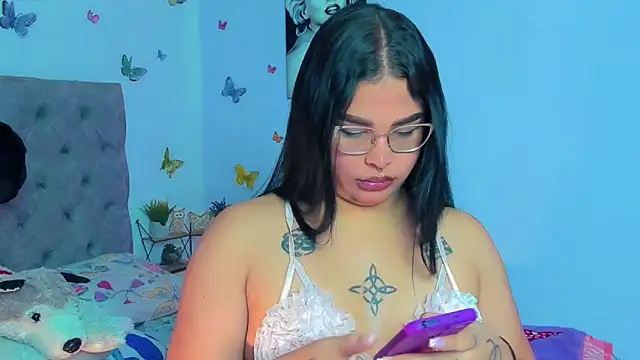 Snapshot of mabellfox chatting on 12-11-24, 04:53 mabellfox online show from 12-11-24, 04:53