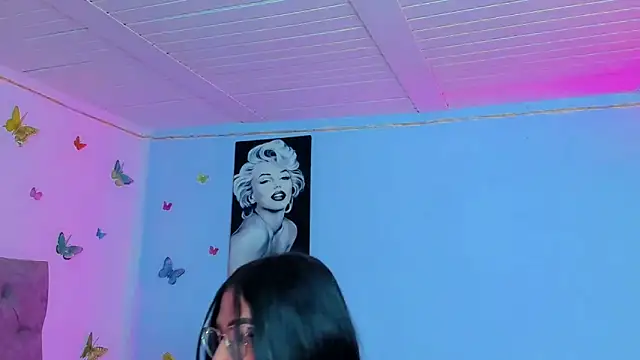 Snapshot of mabellfox chatting on 12-13-24, 03:38 mabellfox online show from 12-13-24, 03:38