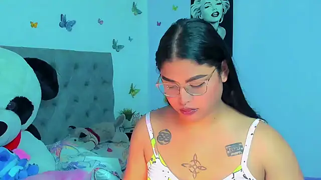 Snapshot of mabellfox chatting on 12-15-24, 03:31 mabellfox online show from 12-15-24, 03:31