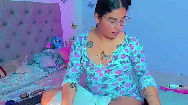 Snapshot of mabellfox chatting on 12-25-24, 09:54 mabellfox online show from 12-25-24, 09:54