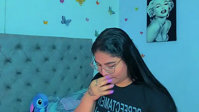 Snapshot of mabellfox chatting on 12-29-24, 05:01 mabellfox online show from 12-29-24, 05:01