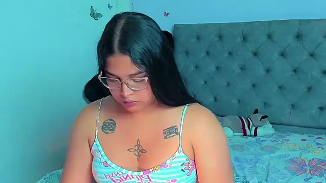 Snapshot of mabellfox chatting on 03-05-25, 12:16 mabellfox online show from 03-05-25, 12:16