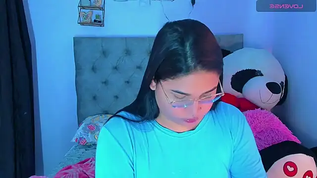 Snapshot of mabellfox chatting on 09-09-25, 06:07 mabellfox online show from 09-09-25, 06:07