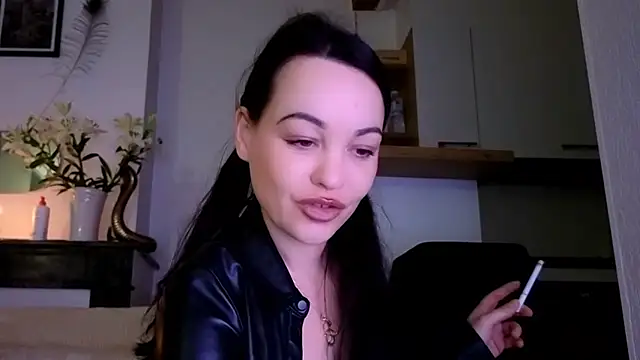 Lilie romeo online show from 12-17-24, 04:11