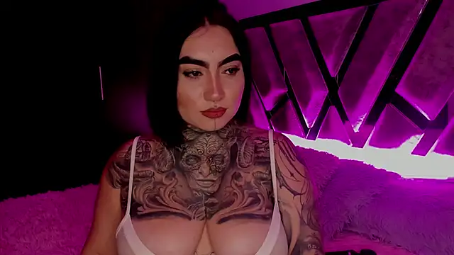 Snapshot of CloeeBeckam chatting on 02-20-25, 09:22 CloeeBeckam online show from 02-20-25, 09:22