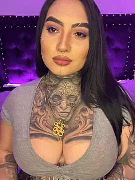 Snapshot of CloeeBeckam chatting on 03-05-25, 08:00 CloeeBeckam online show from 03-05-25, 08:00