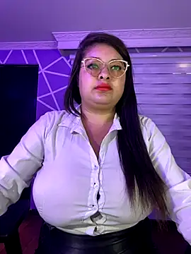 Snapshot of MiiaaJoness chatting on 10-29-25, 02:52 MiiaaJoness online show from 10-29-25, 02:52