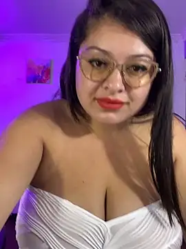 Snapshot of MiiaaJoness chatting on 11-19-25, 02:28 MiiaaJoness online show from 11-19-25, 02:28