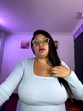 Snapshot of MiiaaJoness chatting on 12-03-25, 06:28 MiiaaJoness online show from 12-03-25, 06:28