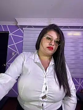 Snapshot of MiiaaJoness chatting on 01-19-26, 03:27 MiiaaJoness online show from 01-19-26, 03:27