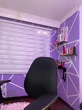 Snapshot of MiiaaJoness chatting on 02-05-26, 05:17 MiiaaJoness online show from 02-05-26, 05:17