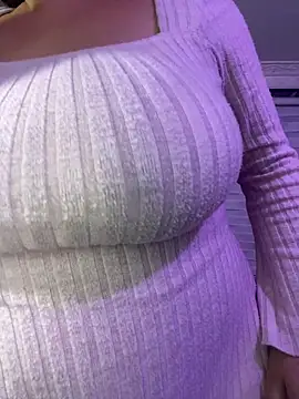 Snapshot of MiiaaJoness chatting on 02-06-26, 05:23 MiiaaJoness online show from 02-06-26, 05:23