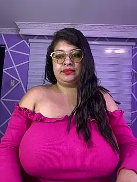 Snapshot of MiiaaJoness chatting on 02-12-26, 02:45 MiiaaJoness online show from 02-12-26, 02:45