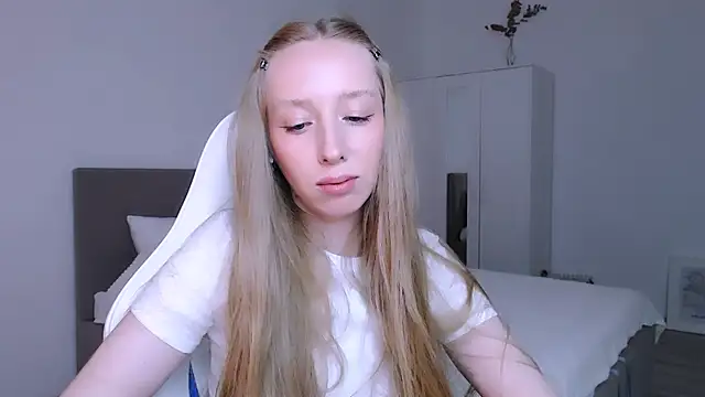 Luna insniity online show from 11-14-25, 08:18