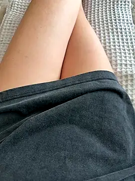 Donna Evans online show from 10-20-25, 04:13