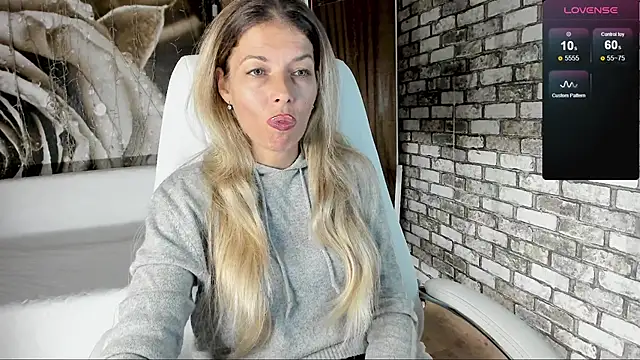 Eva Melow online show from 09-27-25, 03:06