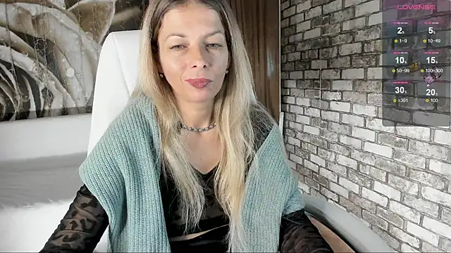 Eva Melow online show from 09-28-25, 02:11