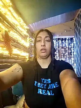 Snapshot of Hotasiansensation chatting on 12-19-24, 04:24 Hotasiansensation online show from 12-19-24, 04:24