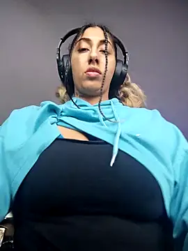 Snapshot of Hotasiansensation chatting on 10-15-25, 10:04 Hotasiansensation online show from 10-15-25, 10:04