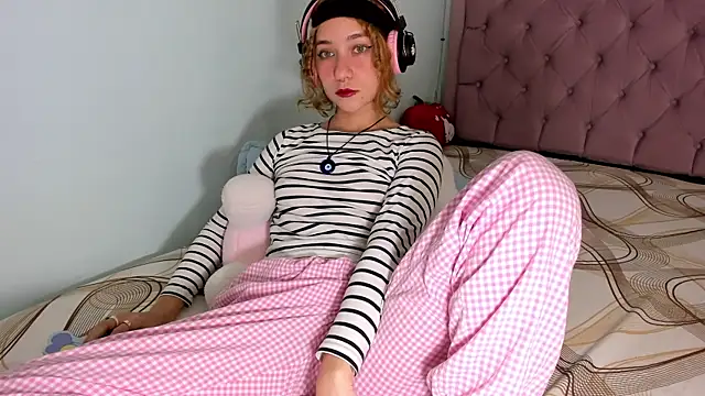 Snapshot of any_21hot chatting on 12-30-24, 07:32 any 21hot online show from 12-30-24, 07:32