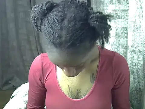 Snapshot of Enkarxx chatting on 10-06-25, 07:55 Enkarxx online show from 10-06-25, 07:55