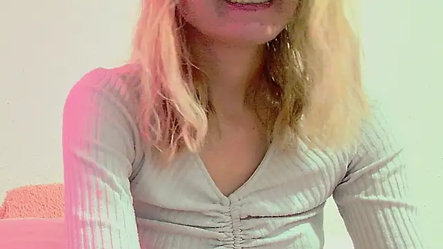 Snapshot of SecretAnni chatting on 12-08-24, 10:41 SecretAnni online show from 12-08-24, 10:41