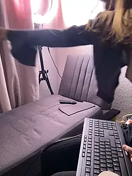 Snapshot of SecretAnni chatting on 03-22-25, 01:43 SecretAnni online show from 03-22-25, 01:43