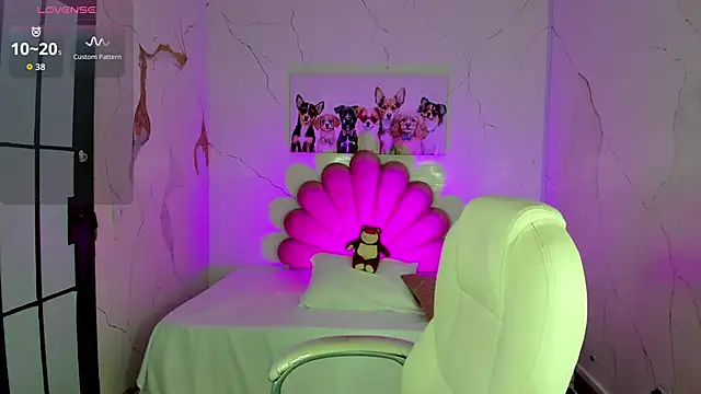 Snapshot of NiickyJones chatting on 12-21-25, 04:52 NiickyJones online show from 12-21-25, 04:52